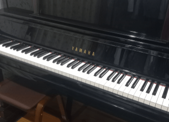 ヤマハ YAMAHA / アップライトピアノ UX300